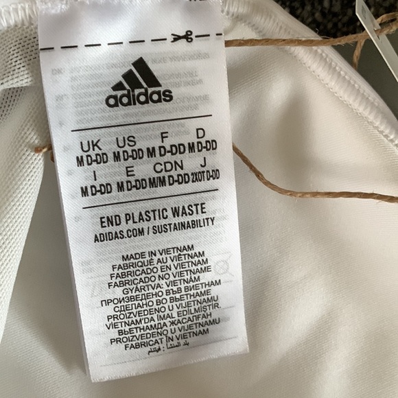 Women’s medium Adidas sports bra - Picture 11 of 12